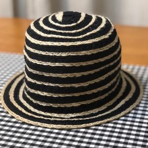 Black + Tan Weaved Bucket Hat ☀️
